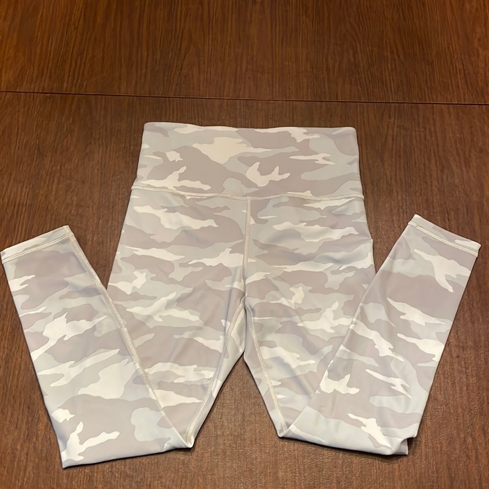 Athleta elation 7/8 tight NWOT s